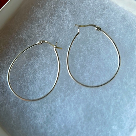 .925 Sterling Oval Hoops - Picture 1 of 1